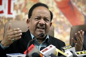 Vardhan poses 14 questions to Kejriwal's 18 conditions