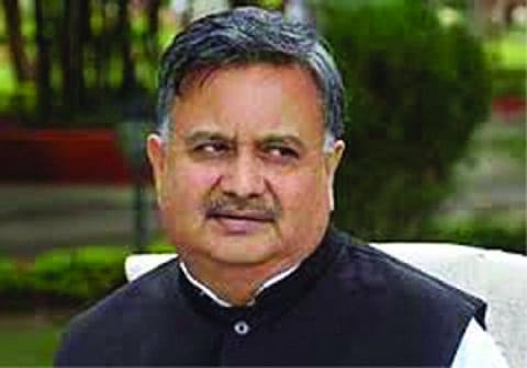 Raman Singh retains 5 members from old team