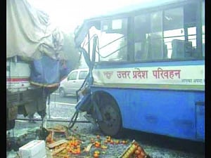 Killer fog claims 2 lives on Yamuna eway