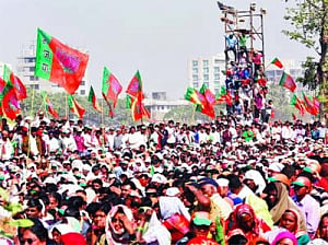 NaMo asks 'Adarsh'wadi Congress to stop sermons