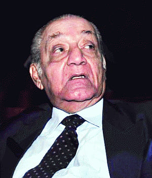 Noorani blames Patel for Hyd Army invasion