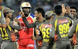 Sunrisers beat RCB by 5 runs in superover finish