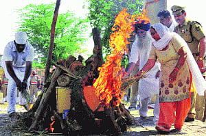 Sarabjit autopsy nails Pak lies