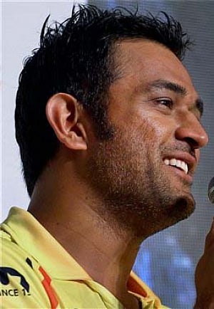 Case against Dhoni for "hurting" religious sentiments