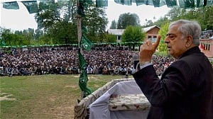 Political stability in Pakistan must for peace in JK: Mufti