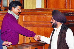 Congress, AAP make strange bedfellows