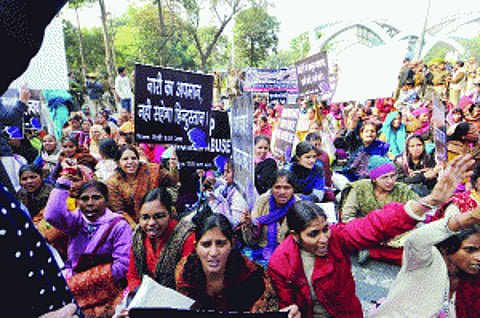 Stir against Asaram's 'character assassination'