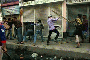 12 killed in B'desh poll violence amid low turnout