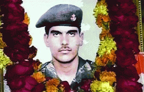 Kin unveil 'forgotten' lance Naik Hemraj's statue