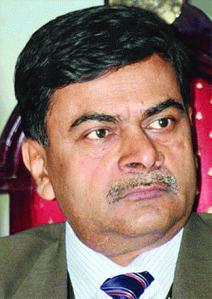 'Shinde not fit to be Home Minister'