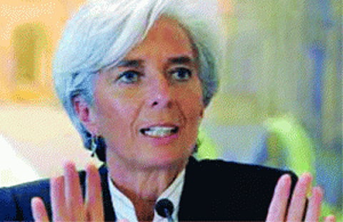 Global economy to strengthen in 2014 but risk remains: lagarde