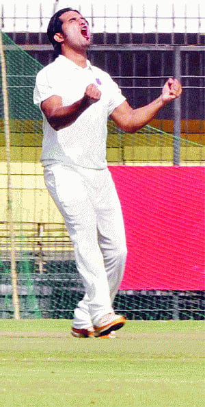Fallah's 7-58 rips Bengal apart
