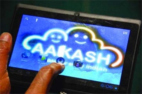 Domestic vendors to bid for Aakash 4 but Rs 2,500 a challenge