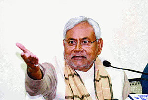 Nitish rules out lS poll tie-up with Cong, woos lJP