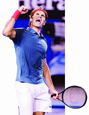 Fantastic Federer 17-time Grand Slam winner beats Murray in quarterfinal; Azarenka exits