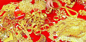 Sonia for action on gold duty; Govt says not now
