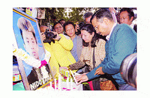 Kejri faces wrath of students