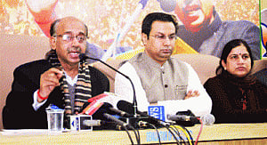 BJP slams AAP for 'politics of blackmail'