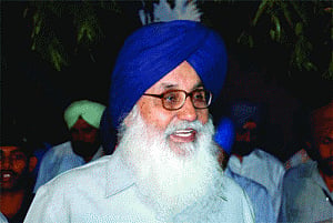 Badal dares Rahul to 'test waters' from Bathinda