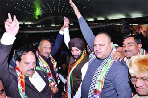 Delhi goes to seed while AAP smokescreens failures: Cong