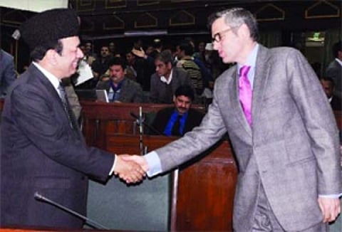 Omar, Ministers live life king size