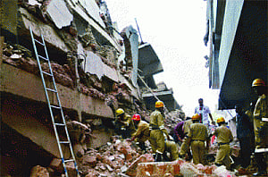14 dead, many feared trapped in Goa building collapse