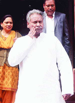 'leave or behave': MP earns wrath of elders