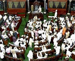 Cong, AIADMK clash in lS on move to release Rajiv assassins