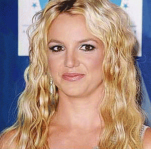 Britney Spears turns into redhead