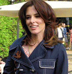 Parker Posey joins 'Crazy House'