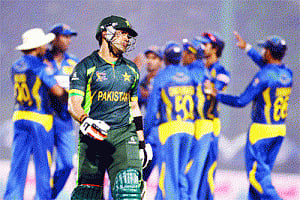 Malinga rattles Pak chase