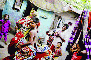 Kathputli relocation gaining steam