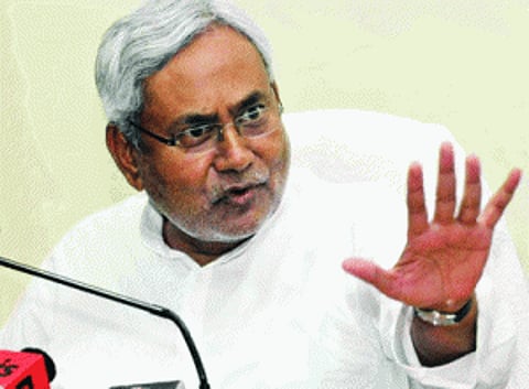 Nitish snub leaves Cong at lalu's mercy