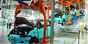 First expansion of private sector output since June 2013: HSBC