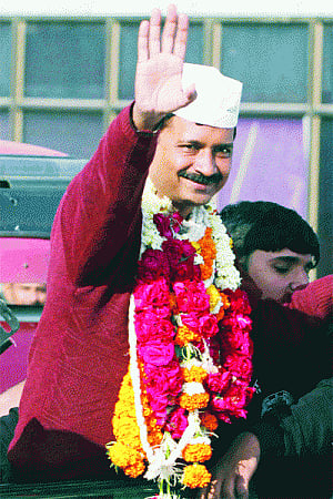 Cong hails Kejriwal & his 'antics'