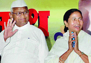 Backed by Anna, Mamata to try luck in all seats in Delhi