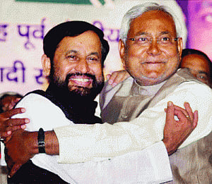 leaders busy switching sides ahead of lS polls in Bihar