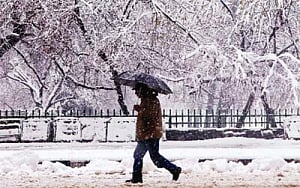 Summer gives Kashmir cold shoulder