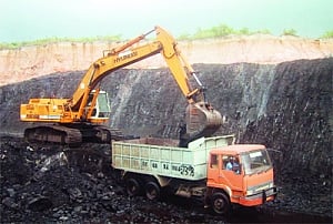 Govt plans to lease out CIl mines, expedite coal supply
