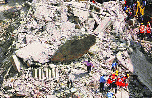 7 killed, four injured in Santacruz building collapse
