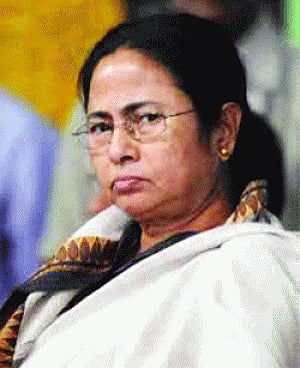 Congress, BJP, left are hand-in-glove in Bengal, says Didi
