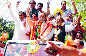 BJP's Maheish Girri files nomination from E Delhi