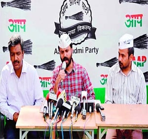 AAP's Khetan dares Ajay Maken to open debate