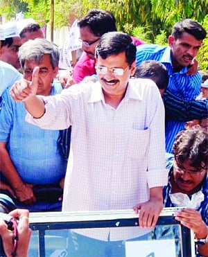 Kejriwal criticises NaMo, development in Gujarat