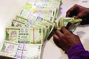 Cos mop up Rs 71,300 crore in FY14; debt mkt most preferred