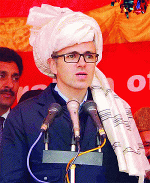Star campaigners Omar, Azad find wooing tough