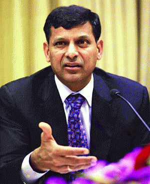 Forex reserves below Chinese level not comfortable: Rajan