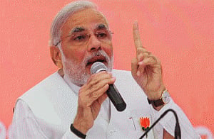 Modi asks BJP workers to ensure Advani's victory