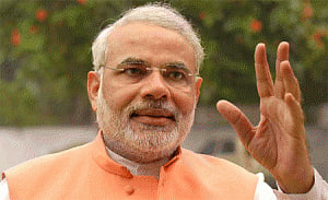 Modi accuses Cong, SP, BSP of stage-managing fights in UP