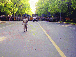 Delhi traffic crawls as Shia protesters clog NH-24
